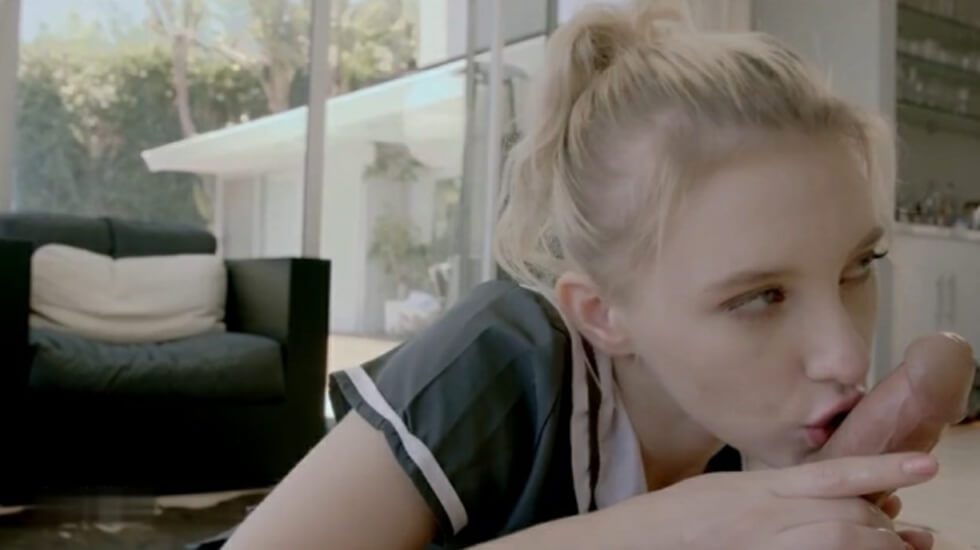 麻豆骚浪女神深喉口爆の极限挑战 深喉到胃激射狂飙