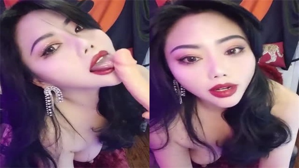 人妻夜夫人骚穴自插狂喷水，风韵犹存淫荡高潮不断