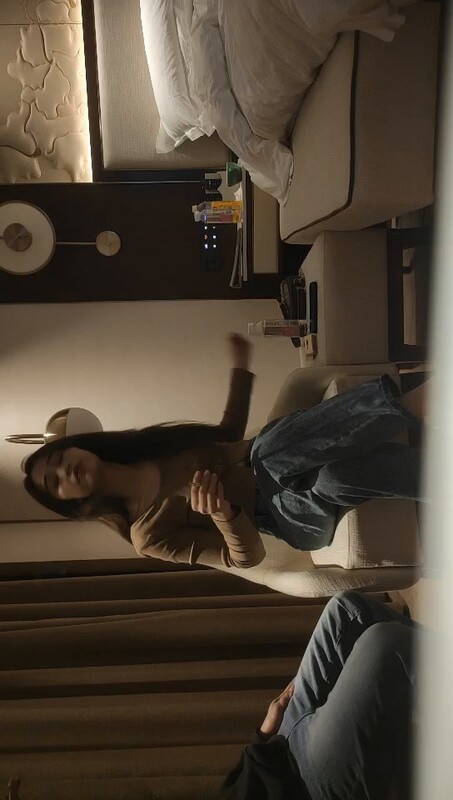 极品大长腿靓女骑乘爆操，掰开骚屁股狂干到浪叫连天