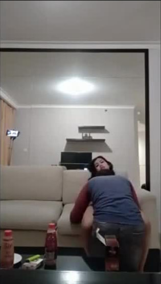 活跃变性人骚逼难耐，爆操同性恋猛男狂干双插头